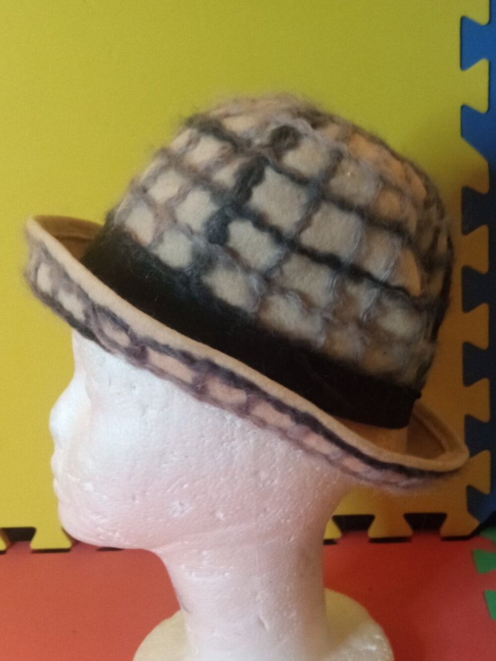 Bevy Rose vintage felted wool bowler / Cloche Hat 1960's